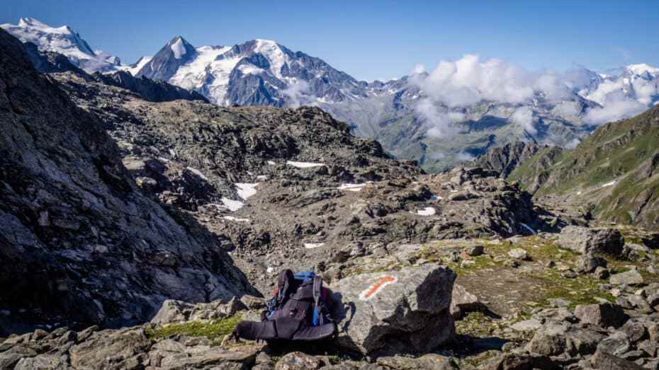 haute route des alpes : balisage chemin de grande randonnée