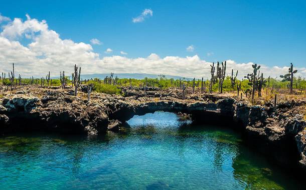 Los Tuneles galapagos