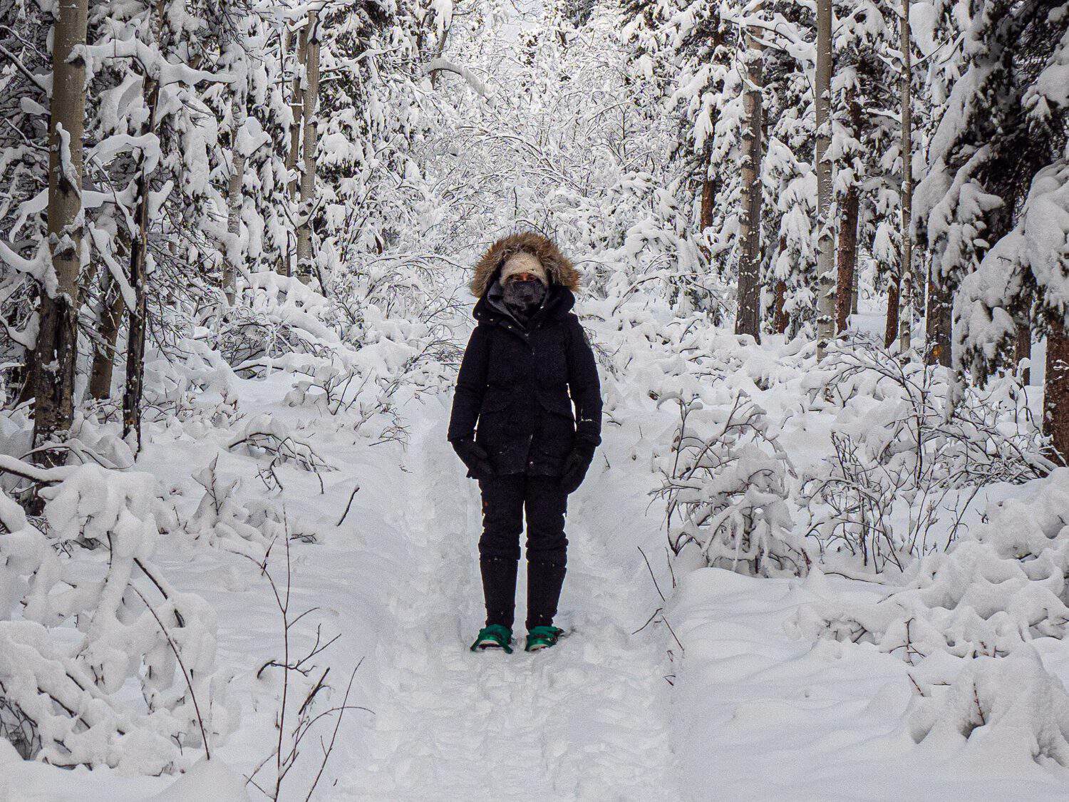 Équipement grand froid dans une cabane au Yukon
