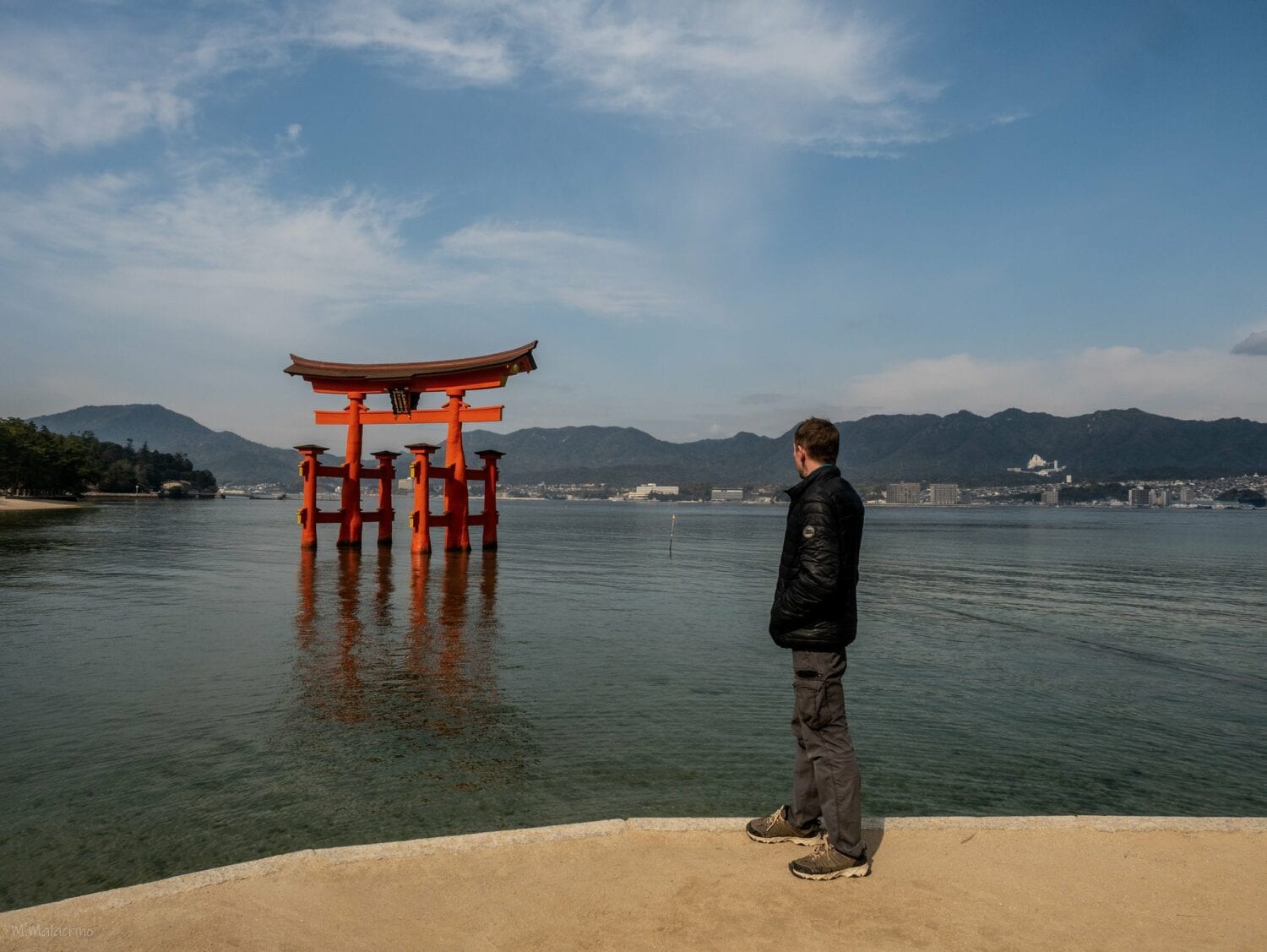 Face au grand torii de Miyajima à marée haute