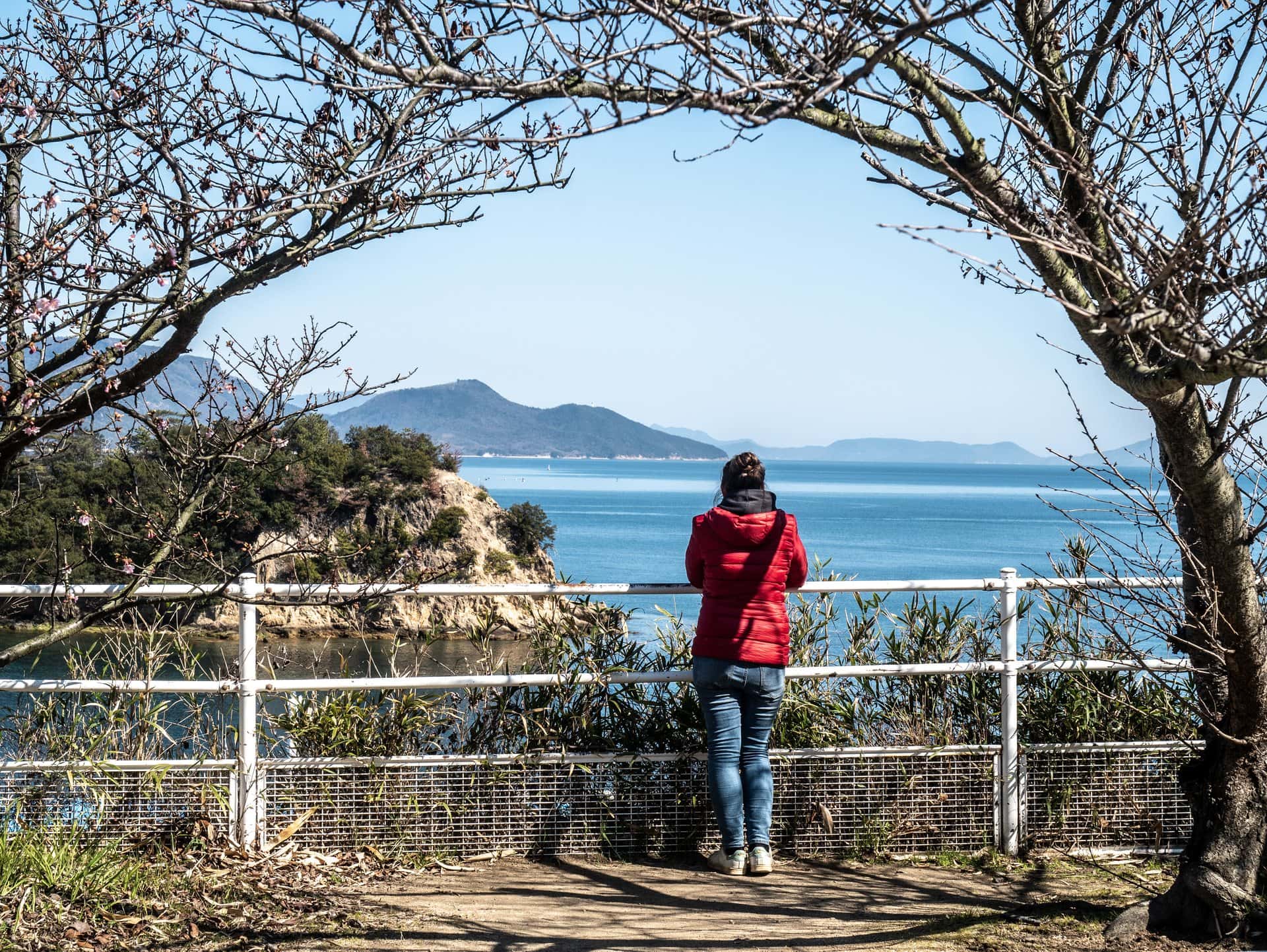 Belvédère sur la mer intérieure de Seto le long des chemins de Naoshima