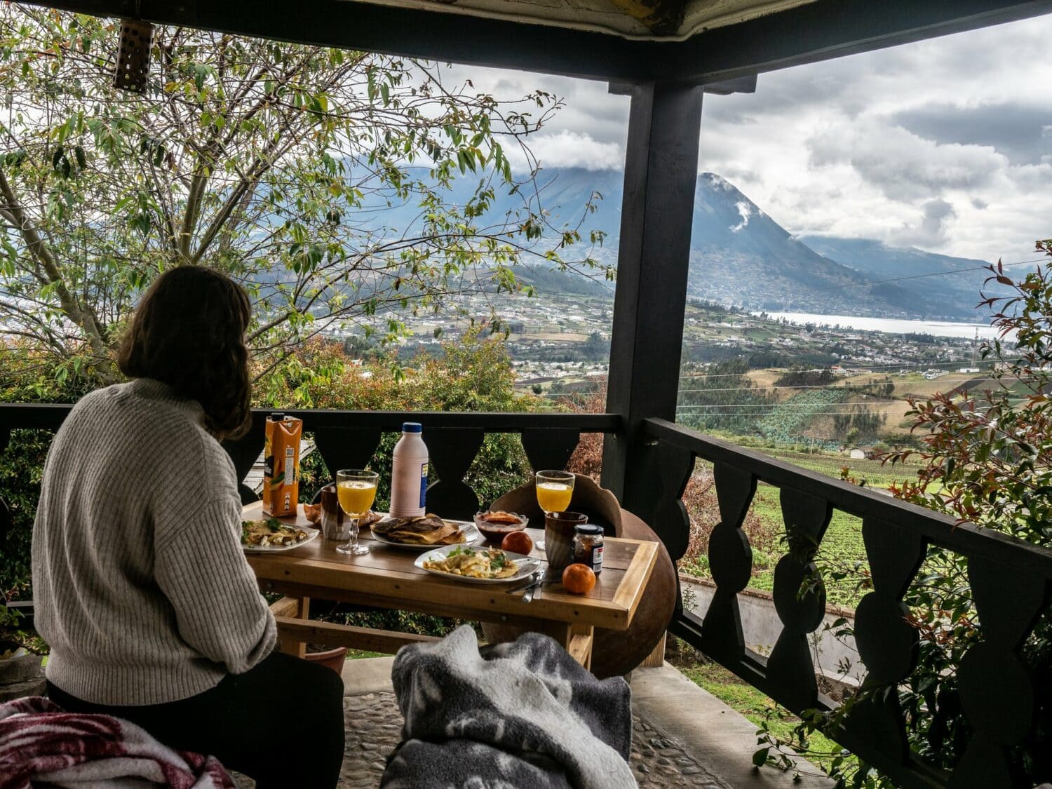 Petit-déjeuner avec vue sur la vallée d’Otavalo