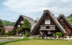 Maisons gassho-zukuri au toit de chaume à Shirakawa-go