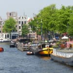 Les bateaux colorés d'Amsterdam