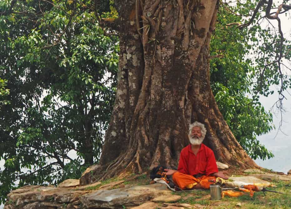 méditation sâdhu, collines de Pokhara